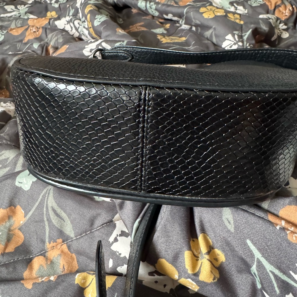 Coach Pebbled Black Crossbody Bag - Picture 5 of 9